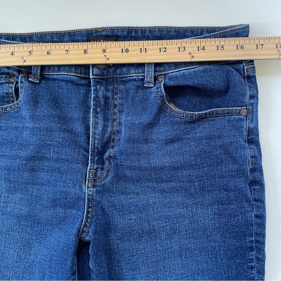 Talbots Women's Everyday Relaxed Jeans in Orion Wash Size 10 - Picture 8 of 10